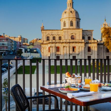 Wine & Books Lisboa Hotel Exterior foto Breakfast at the hotel