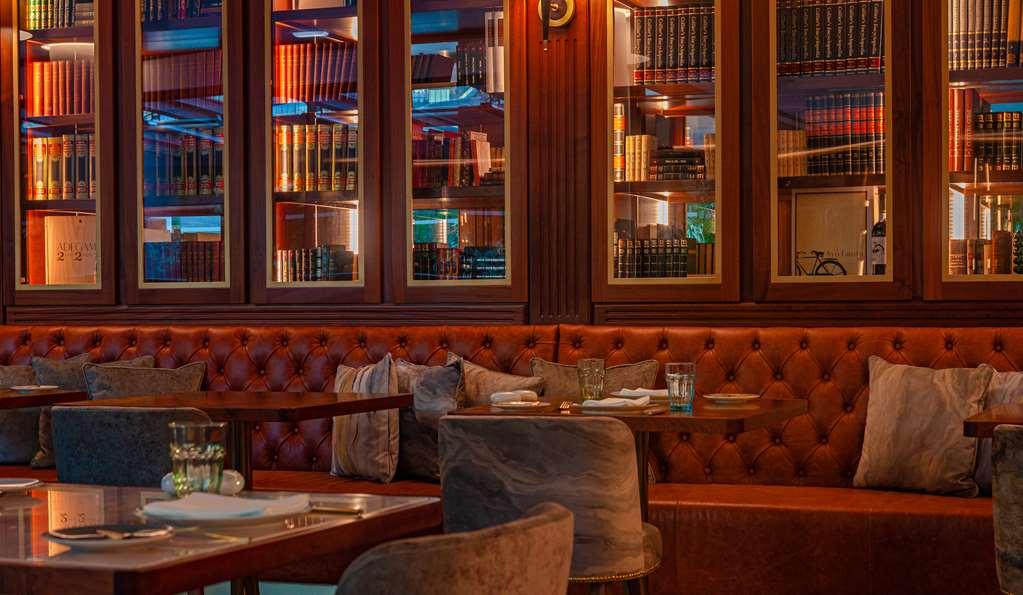 Wine & Books Lisboa Hotel Restaurant foto Library at The Ivy, St John's Wood
