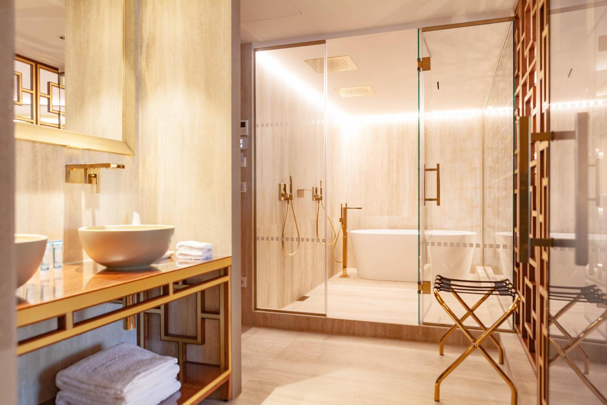 Wine & Books Lisboa Hotel Exterior foto Bathroom