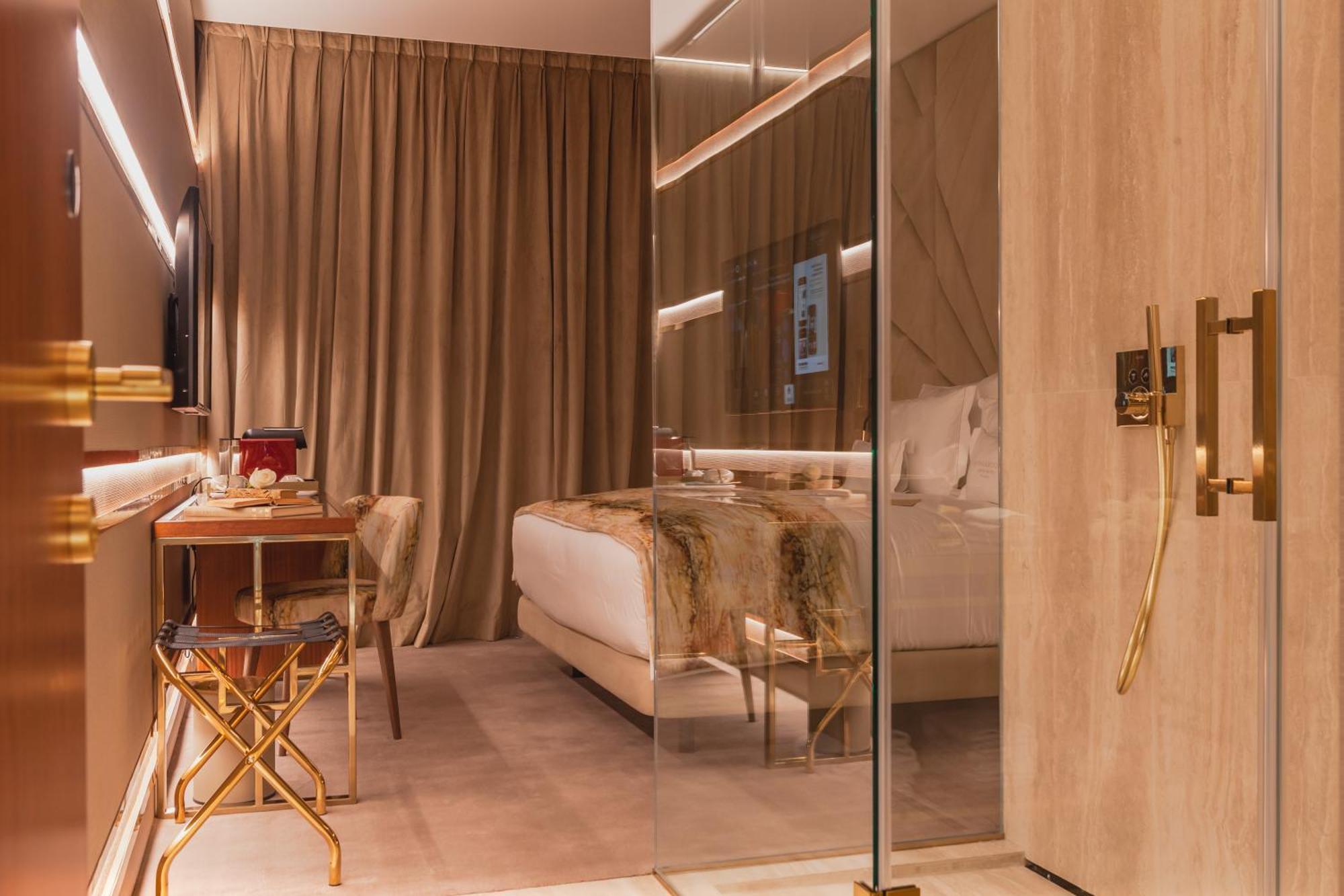 Wine & Books Lisboa Hotel Cameră foto A room at the Mandarin Oriental